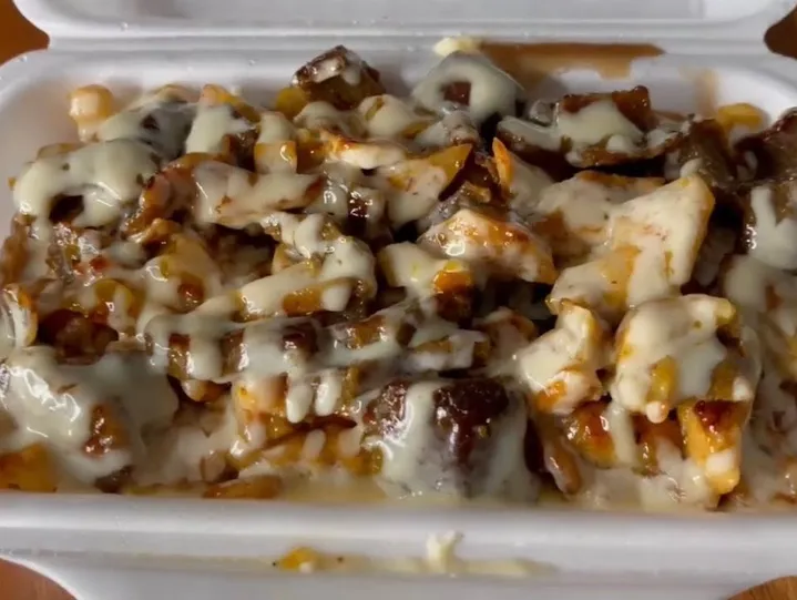 Chicken Poutine - Momo Donair